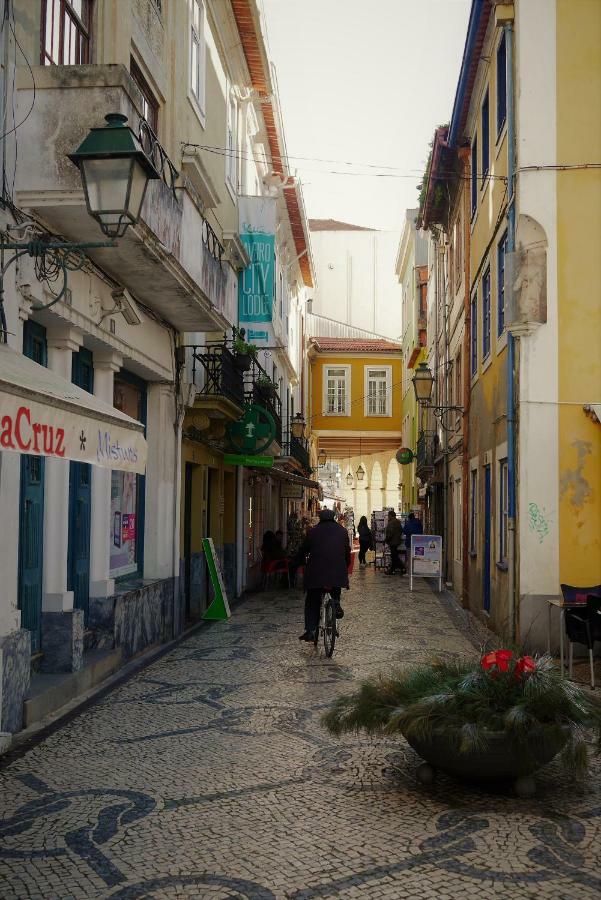 شقة Downtown Shelter - Casa Da Praca أفيرو المظهر الخارجي الصورة